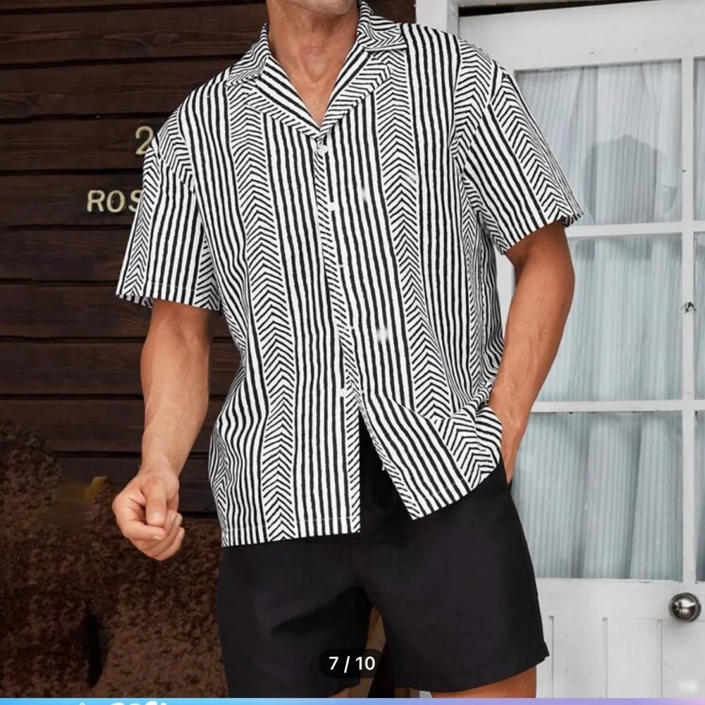 SHEIN Black and White Striped Men Shorts